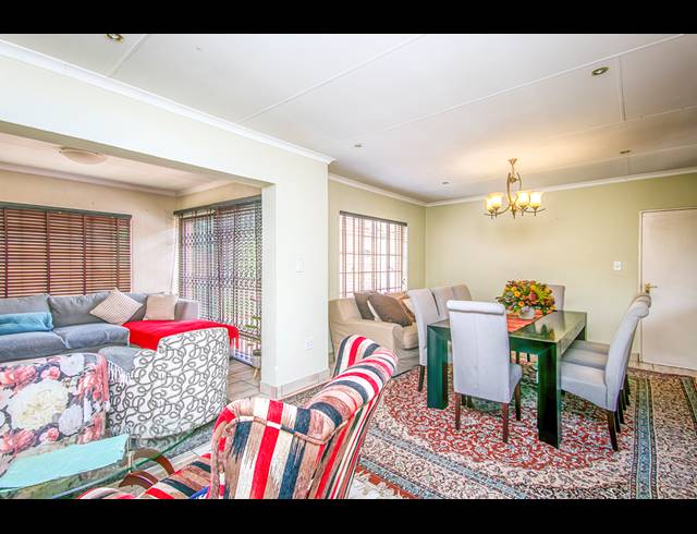 3 BEDROOM SIMPLEX FOR SALE IN FOURWAYS
